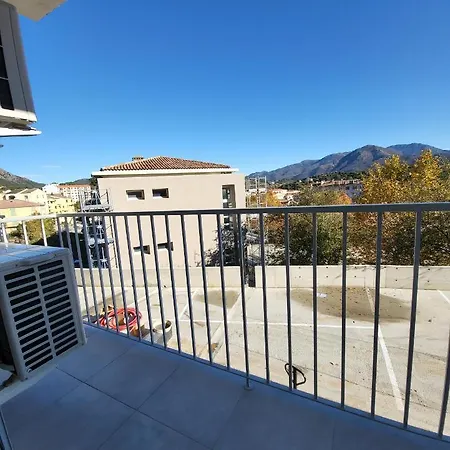 Type 1 Neuf En Hyper Centre Avec Parking Corte (Corsica)