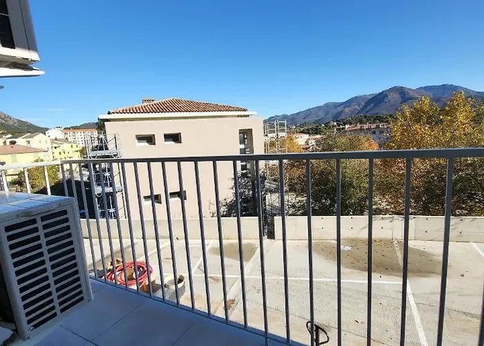 Type 1 Neuf En Hyper Centre Avec Parking Corte (Corsica)